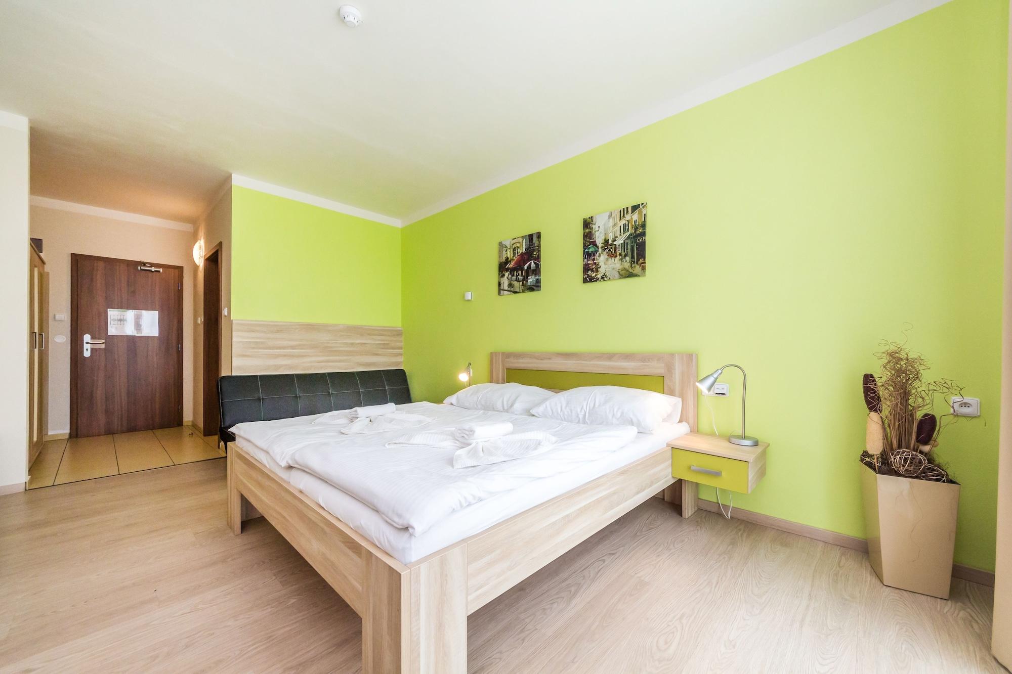 Nad Kralovnou & Restaurant Hotel Praga