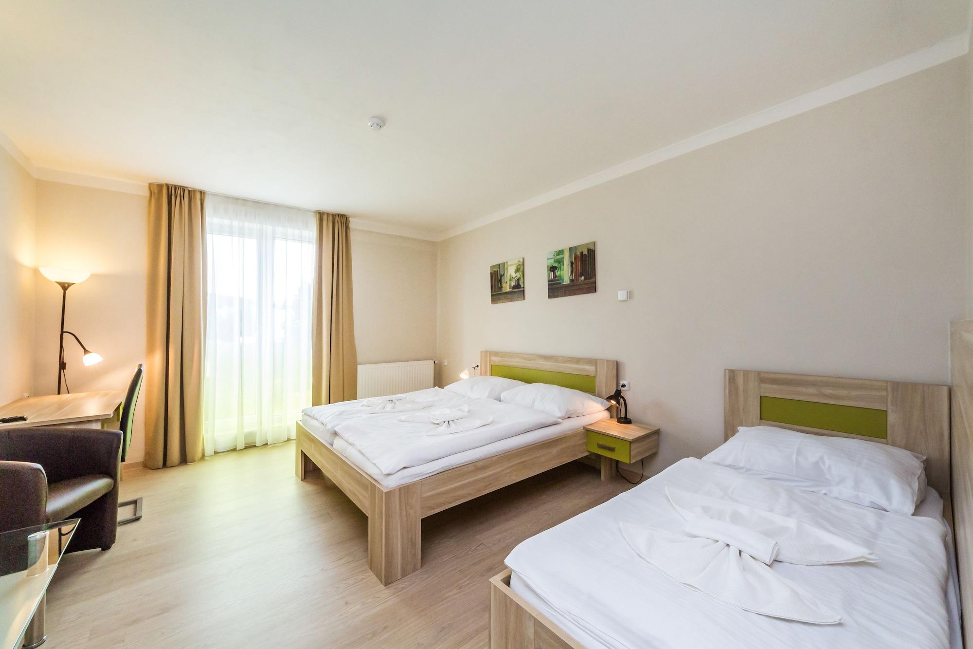 Nad Kralovnou & Restaurant Hotel Praga