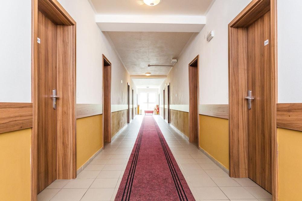 Hotel Nad Kralovnou & Restaurant