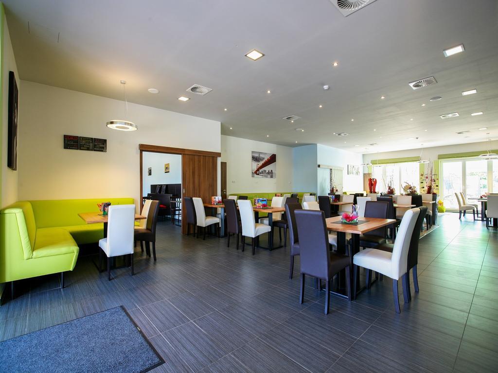 Nad Kralovnou & Restaurant Hotel Praga
