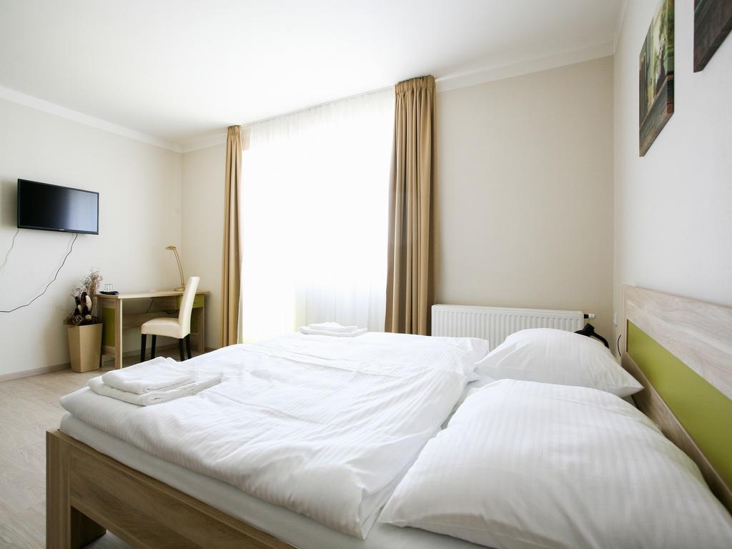 Nad Kralovnou & Restaurant Hotel 3*