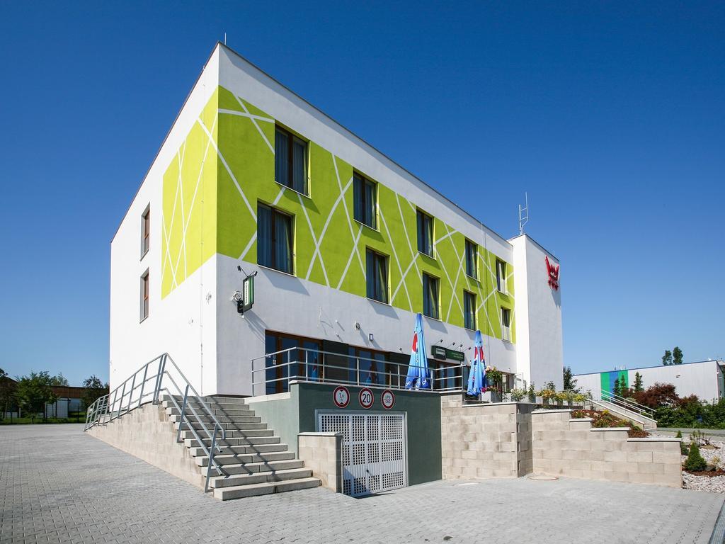Nad Kralovnou & Restaurant Hotel Praga